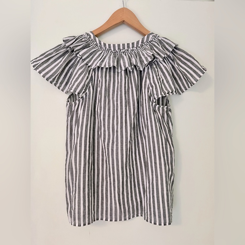 LORD & TAYLOR 💯 Cotton Cap Sleeve Gray and White Striped Ruffle Blouse, Tie Neck - Picture 3 of 8